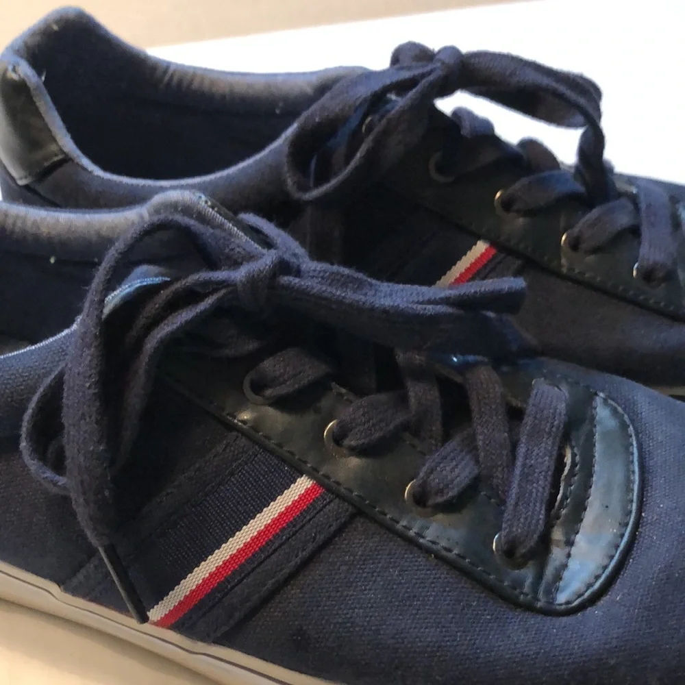 Tommy Hilfiger sneakers size 10.5
